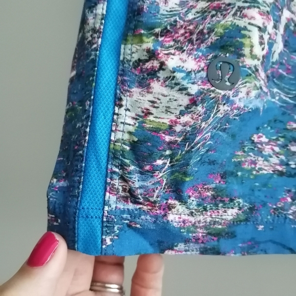 Lululemon Men's Pace Breaker Shorts 7" Blue Floral Size XL - Picture 5 of 16